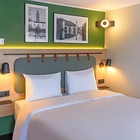 Campanile Nature - Niort Est La Creche 3*