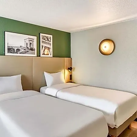 Hotel Campanile Nature - Niort Est La Creche 3*