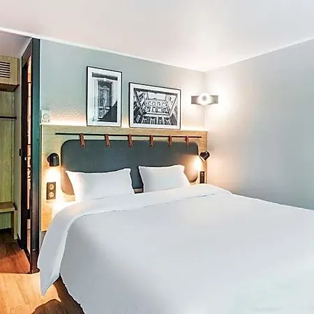 Campanile Nature - Niort Est La Creche Hotel